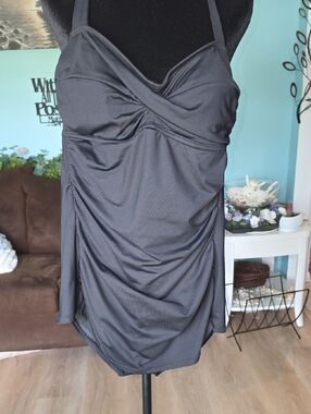 Black Women's Ruched Swimdress - Brand Unknown